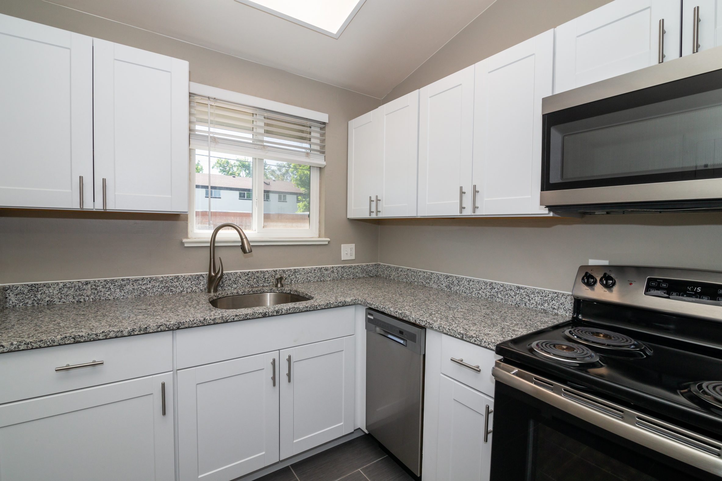 Clay Street Apartments Cornerstone Apartments